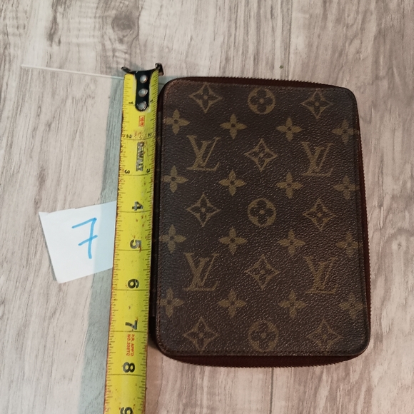 Rare LOUIS VUITTON Monogram Round Zip Passport Case Card Eclair Wallet - Picture 12 of 12